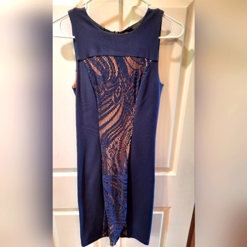 BCBGMaxAzria Dress Womans XS Navy Blue and Lace Sleeveless Bodycon Mini Shift